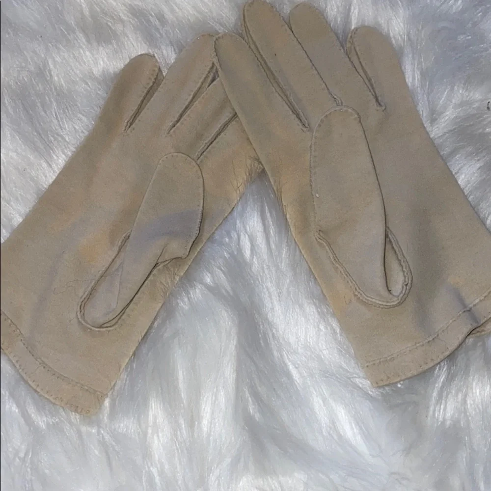 Vintage Gloves(read description before purchase)
